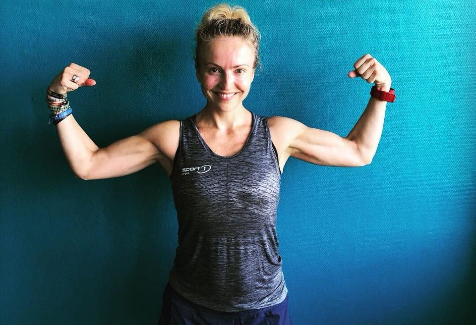 Therese Falk håper å vise muskler når hun prøver seg på verdenrekorden på mølle. Foto fra Thereses fb-side
