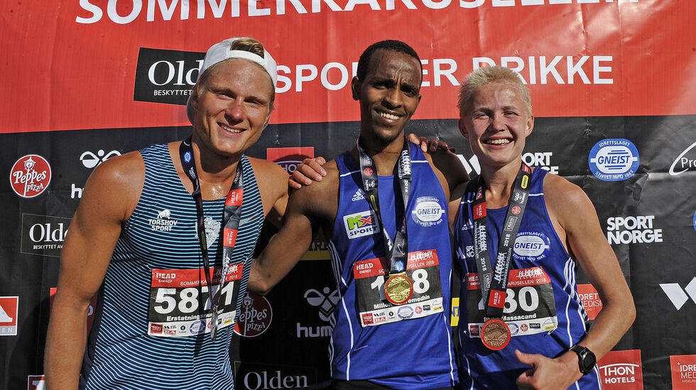 Premiepallen 10 km: Sondre Øvre-Helland, Milion Gebremedhin, Philip Massacand