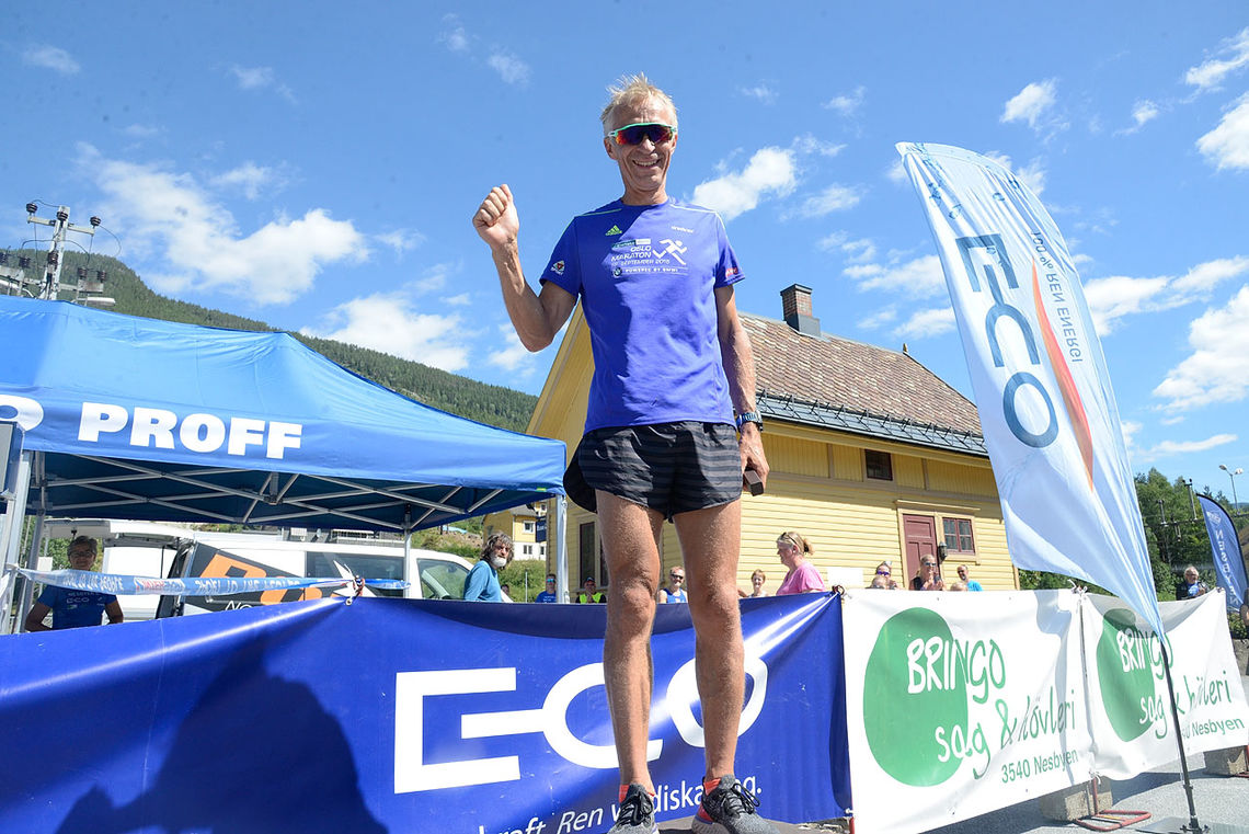 Med 15.56 fra Norges raskeste 5 km på Nesbyen i juli har Kristen Aaby så langt det klart beste løpet på 5 km blant menn ifølge Veterantabellene (Arrangørfoto).
