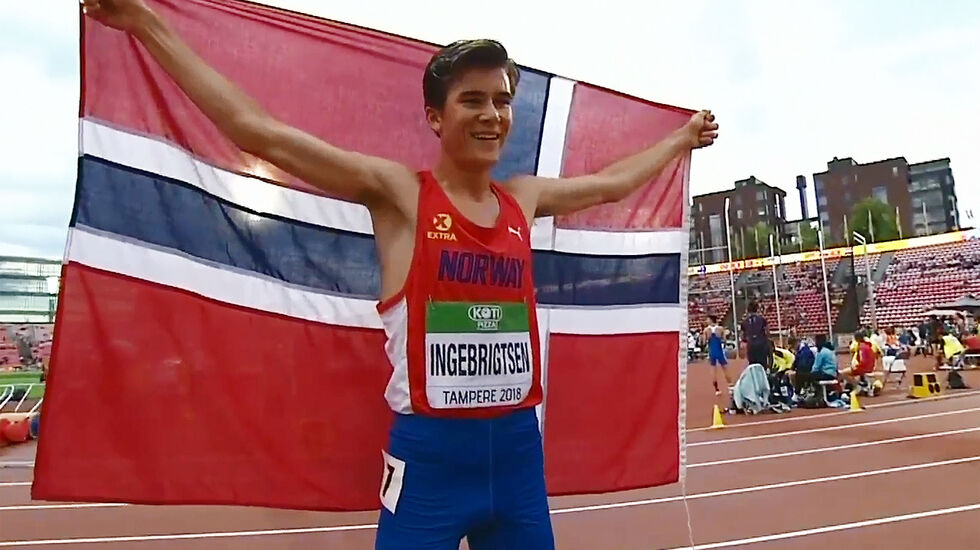 Jakob Ingebrigtsen kunne juble for sølv etter å ha møtt verdens beste 1500 m-løpere under 20 år. (Foto: skjermdump fra IAAFs streaming)