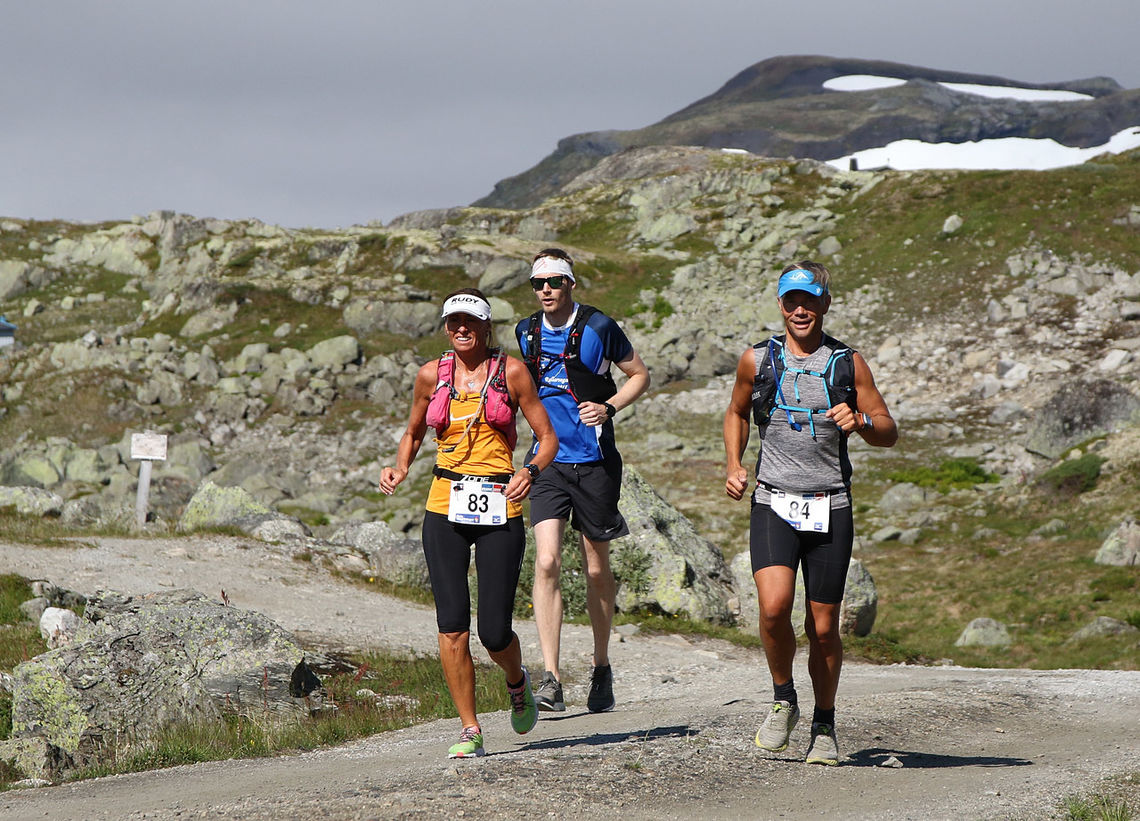 Etappe to, som i 2019 ble et eget løp, bølger seg slakt nedover de 27 kilometerne fra Flåm til Haugastøl. (Foto: Bjørn Johannessen)