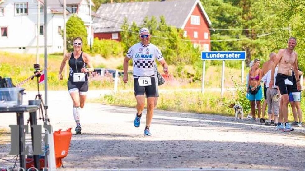 Marianne Kalbakken, CK Elverum og Ole Johan Mohn, Glåmdal SK avsluttet sprintdistansen helt likt på Lunderseter lørdag. (Foto: Eivind Flensborg/EF Sportsfoto)