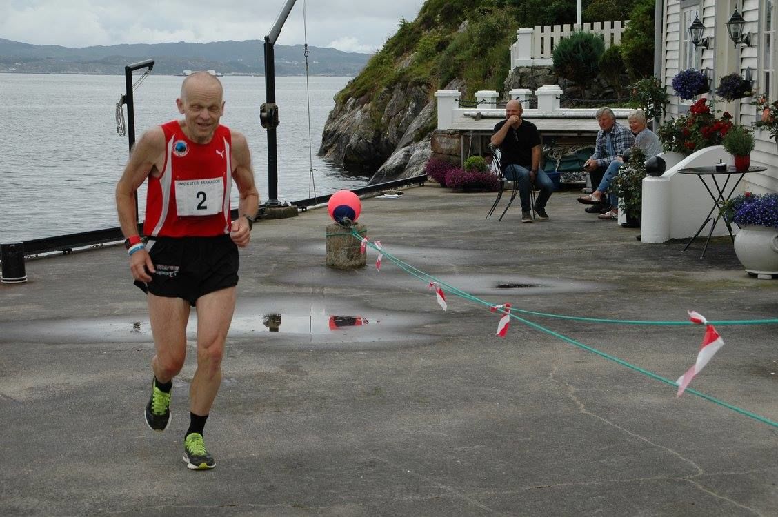 Inge Asbjørn Haugen logger en ny maraton på Møkster i 2017, er på plass igjen i 2018. (Foto: Arild Sunde) 