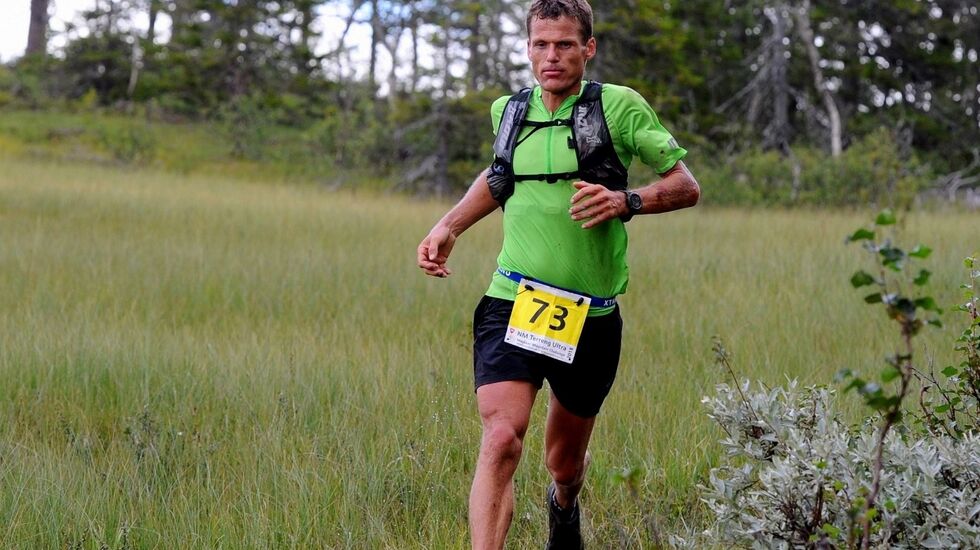 Hallvard Schjølberg kvalifiserte seg til VM med seier og fantastisk løyperekord i NM terrengultra i Meråker.Senere sto han for en av tidenes beste norske ultraløpsprestasjoner med 4. plassen i UTMB. (Foto: Arne Brunes)