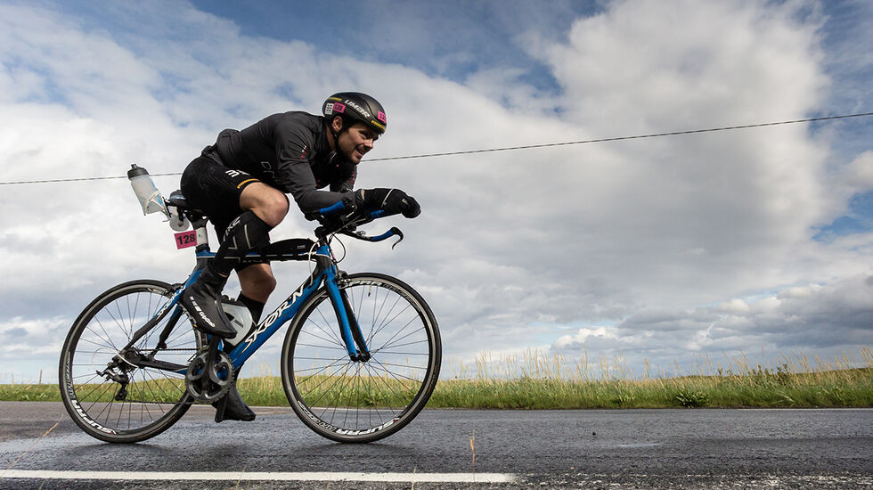 Kjell Egil Krane Ingebrigtsen vant herreklassen i ekstremutgaven av Lofoten Triathlon. (Foto: Alex Conu)