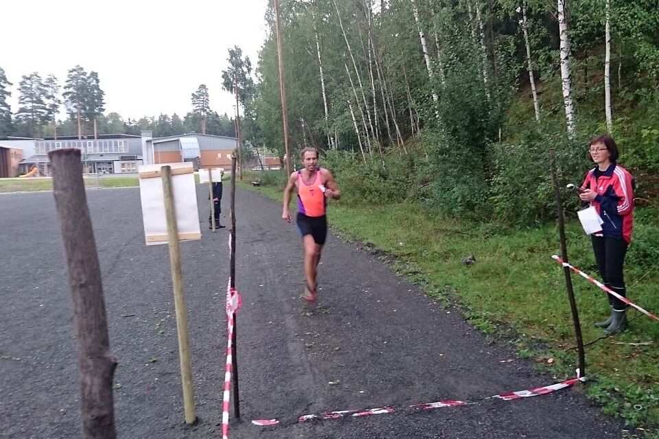 Jan Erik Mathiassen mot mål i en Gå-jogg på Greveløkka i 2018. (Foto: Thomas Pedersen)