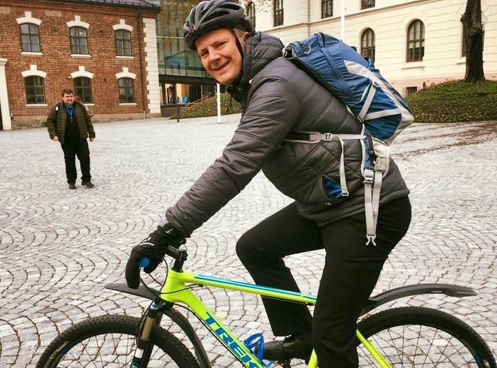 Samferdselsminister og sykkelpendler Ketil Solvik-Olsen gleder seg til Birkebeinerrittet. (Foto: Privat)