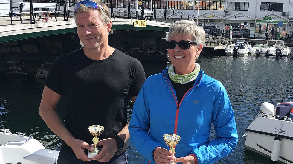 Vinnerne Gunnar Berg og Kristin Gunstensen i Kragerø kajakkløp sitt testløp. (Foto: arrangøren)