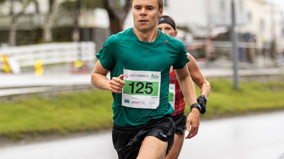 Erik Lomaås og Kristian Ulriksen presterte halvmaratonløp av klasse i Bodø. (Foto: Sylvain Cavatz) 