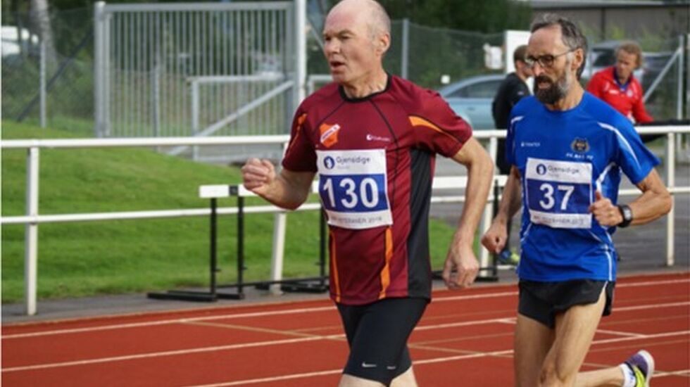 To sterke veteraner på 3000 meter i Stjørdal; 130 Kjell Eriksen fra Ogndal IL løp inn til sølv i M60-64, mens 37 Harald Nygård fra FIL Aks-77 var gullvinner i M65-69. ((Arrangørfoto)