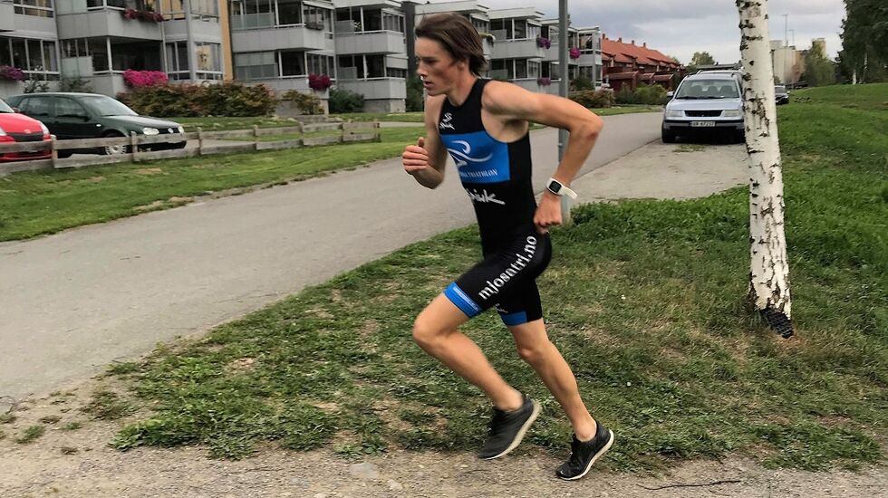 Petter Ellingsbø under fjorårets Gå-jogg-triatlon på Jessnes (Foto: Pål-Erik Langøigjelten)