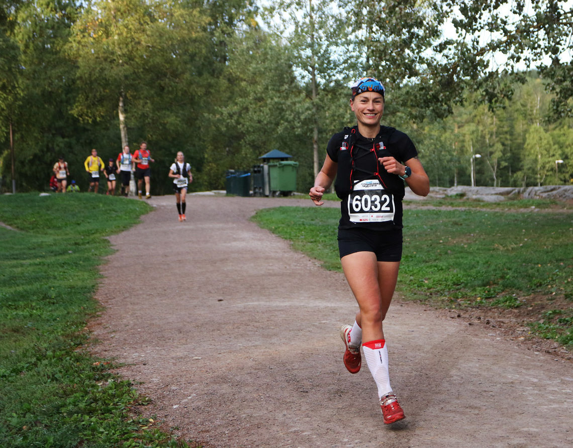 Inger Haugland debuterte på 100 miles med 2. plass og sterk tid i Black River Run i Västerås. Bildet er fra da hun vant DobbelTravern i 2018. (Foto: Runar Gilberg)