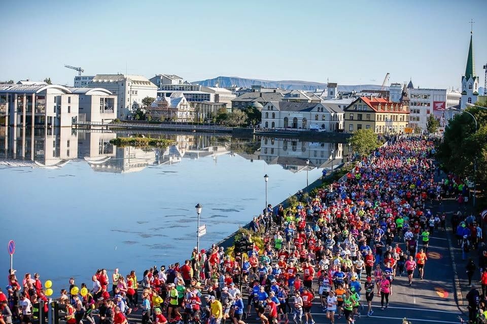 Årets Reykjavik Maraton, hvor dessverre både maraton- og halvmaratonløypene var for korte, hadde i år 11970 fullførende på alle distanser hvorav 110 var norske (Arrangørfoto).  