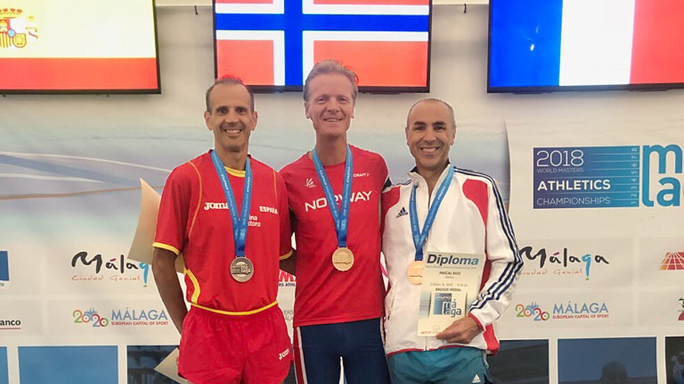 VM for veteraner: Nils Kristian Heggheim vant 3000 m hinder i Malaga fredag ettermiddag. (Foto: privat)