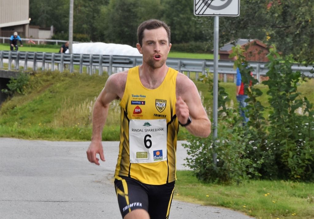 Jon Arne Gaundal vant Lina Roindt i oppkjøringen til Berlin Marathon. (Foto: Kjell Fagerholt)