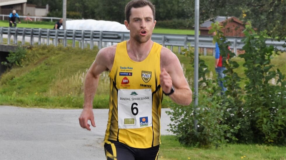 Jon Arne Gaundal vant Lina Roindt i oppkjøringen til Berlin Marathon. (Foto: Kjell Fagerholt)