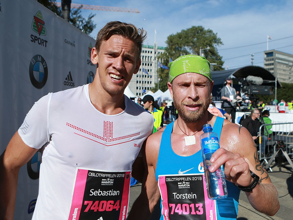 Torstein Bjerland (til høyre) leda før 10 kilometeren, men måtte se Sebastian Håkansson passere seg i sammendraget. (Foto: Kjell Vigestad)