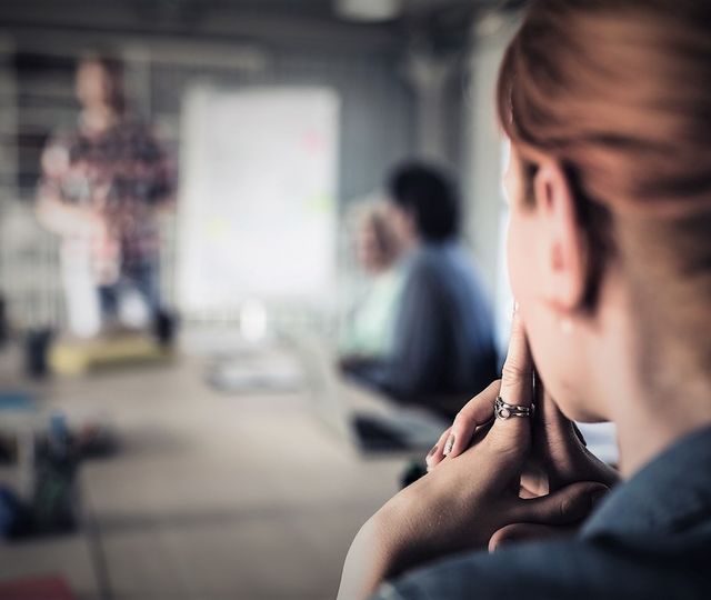 Hva innebærer det å være en god lytter, egentlig?