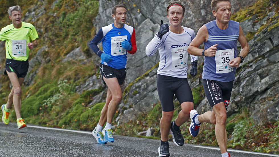 Bilde fra 2017, og viser Ove Wolff, Hyllestad (st.nr 35) i tet, framfor Bendik Vereide, GFIL (9), Håkon Igland, Bremanger (19) og Kolbjørn Hjertvik, Kårvåg(31). Foto: Svein Hjelmeset.