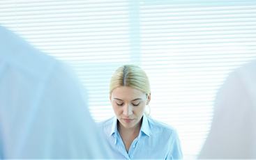 Kritikk gjør vondt av en grunn, og forklaringen ligger i nevrovitenskap. (Foto: Istock.com)