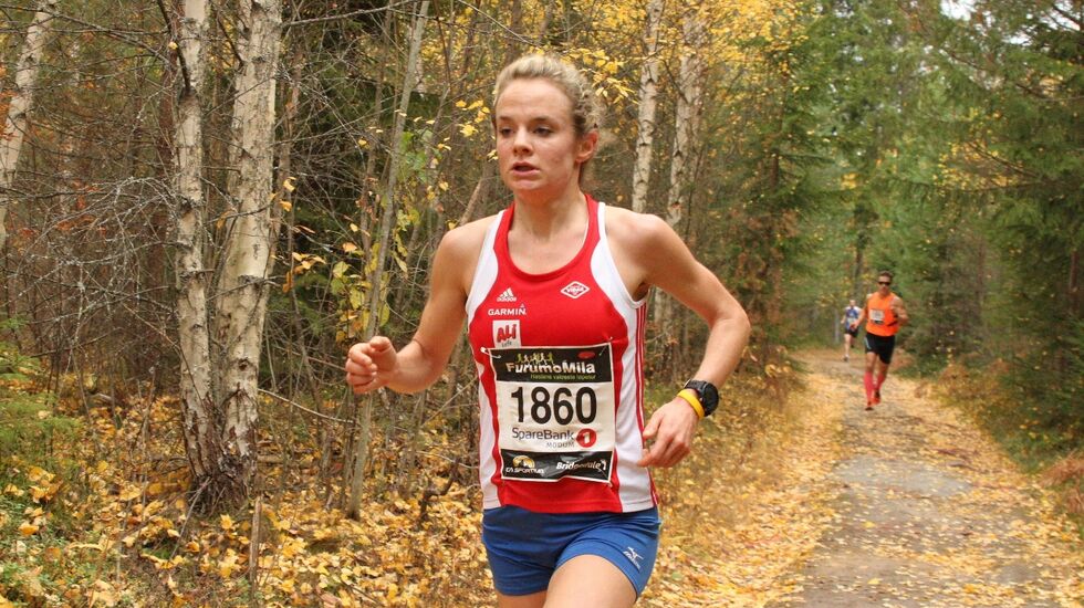 Runa Skrove Falch i klar ledelse 2 kilometer før målgang.(Foto: Olav Engen)