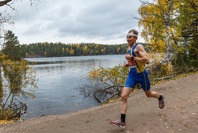 Mannen bak løpet: Her er det mr. Nøklevann Rundt, Bølers egen Herman Bruun, som løper med Nøklevann i bakgrunnen. (Foto: Sylvain Cavatz)