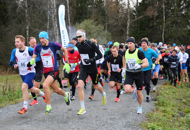 Starten på halvmaraton. Foto: Bjørn Hytjanstorp