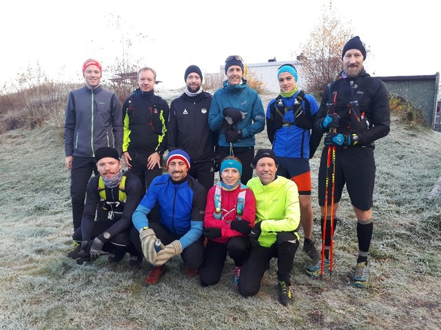 De 10 deltagerne som stilte opp i det første Krukes Backyard Ultra. (Arrangørfoto)