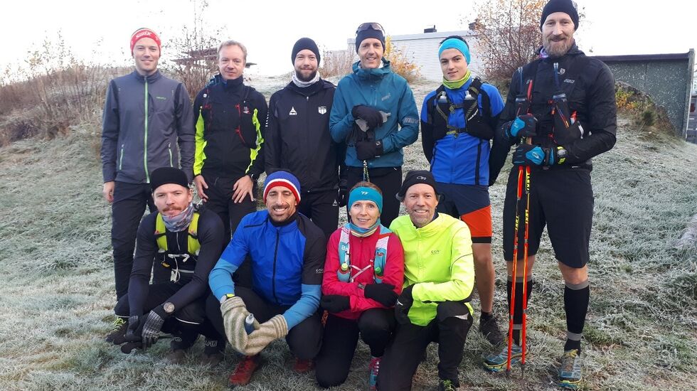 De 10 deltagerne som stilte opp i det første Krukes Backyard Ultra. (Arrangørfoto)