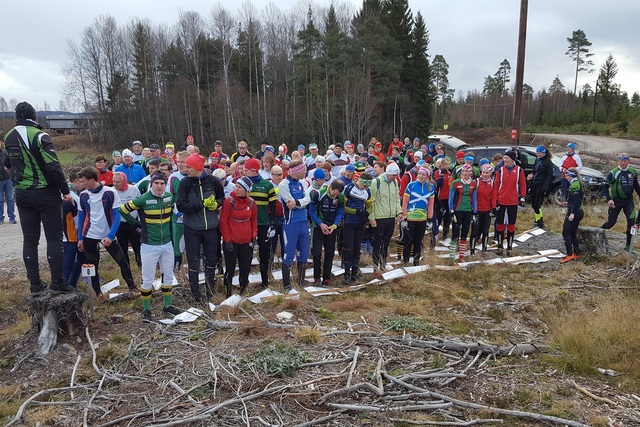 Stort startfelt på Huldertrampen. (Foto: Stein Arne Negård)