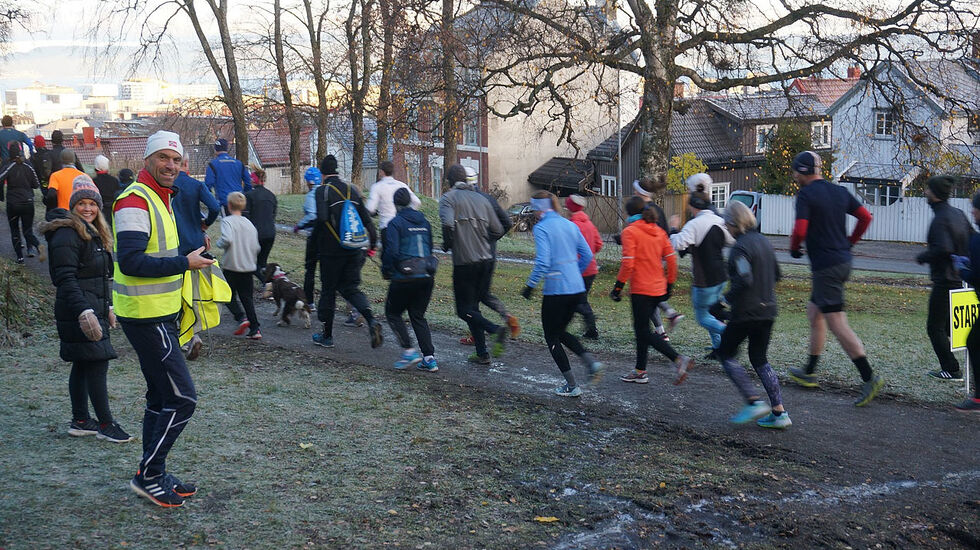 Det aller første Parkrun i Trondheim er i gang. Foto: Victoria Retallick
