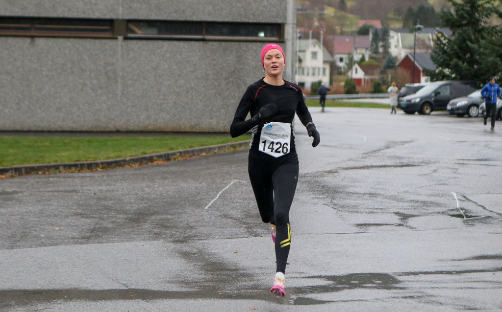 Ingrid Festø, Gular raskeste dame rundt Grimstadvatnet. Foto: Martin Hauge-Nilsen