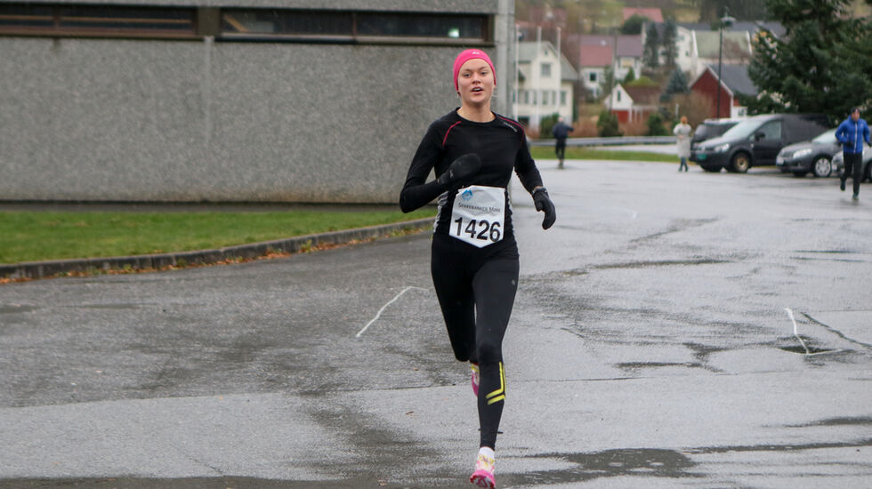 Ingrid Festø, Gular raskeste dame rundt Grimstadvatnet. Foto: Martin Hauge-Nilsen