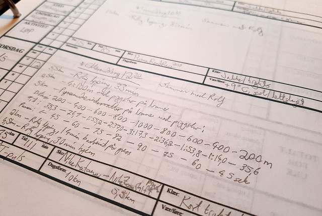 Treningsøkter som tidligere møysommelig ble skrevet inn for hånd i treningsdagboka er nå erstattet av automatisk opplasting til elektroniske treningsdagbøker på nett. (Foto: Bjørn Johannessen)