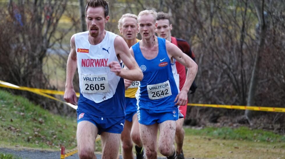 Ørjan Grønnevig med islandske Hlynur Andresson, svenske David Nilsson og danske Peter Glans hakk i hæl halvvis i løpet. (Foto: Fredrik Vedvik)