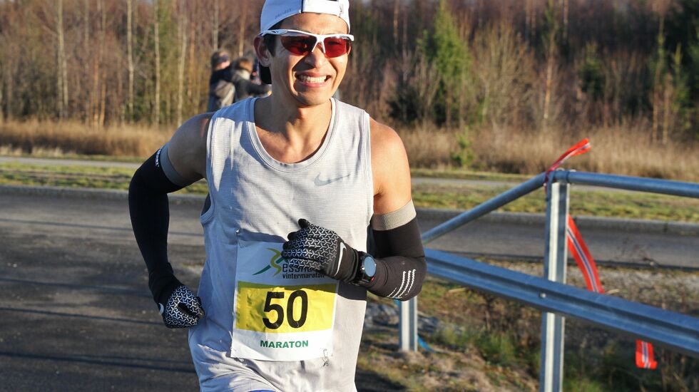 Håkon Urdal vant maraton på suverent vis med tiden 2.37:43. (Foto: Olav Engen)