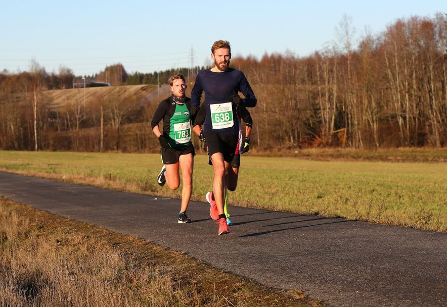 Vintermaraton2018 - Jørgen Korum herrevinner på halvmaraton og Knut Olav Øygard nummer tre på halvamarton (1280x880)