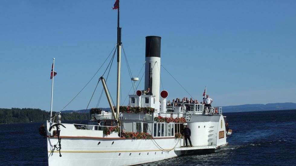 Det er fortsatt gratisbilletter igjen på Skibladner som skal frakte utøvere fra Gjøvik til Brumunddal lørdag ettermiddag. (Foto fra Tour of Mjøsa sin facebookside)