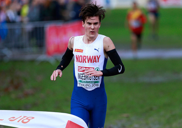 HISTORISK: Jakob Ingebrigtsen bryter målsnøret først for tredje år på rad i U20-klassen i EM i terrengløp. (Foto: Per Inge Østmoen)