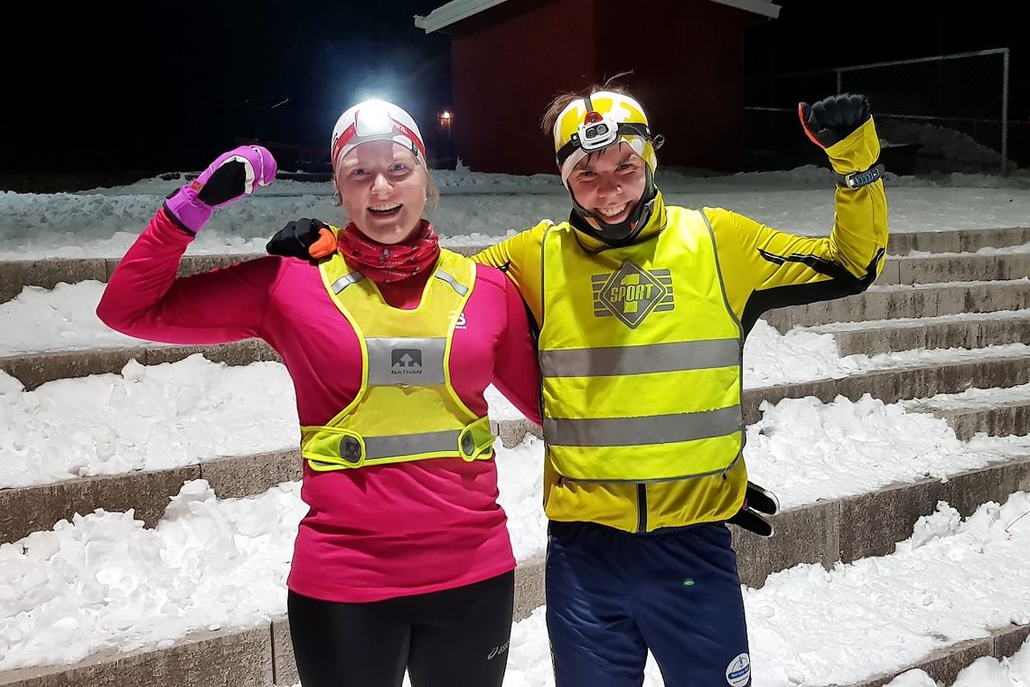Anne Storslett og Vegard Ølstad Dalberg fikk best tid til å spise pepperkaker og drikke gløgg etter juleløpet i Snøkuten i år. (Foto: Stein Arne Negård)