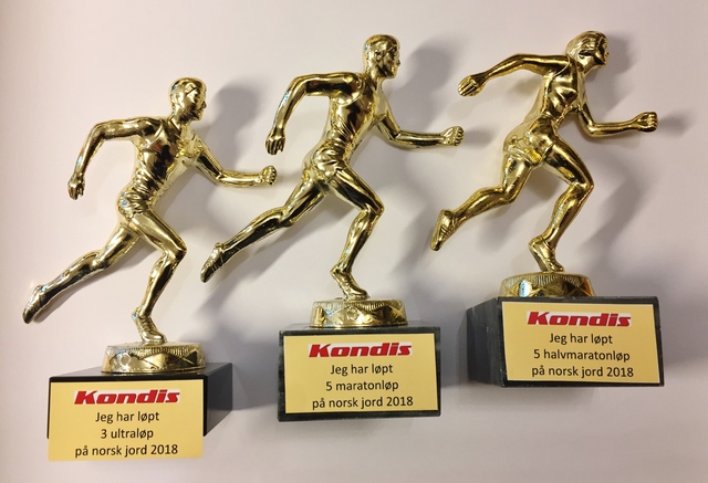 Statuetten leveres i både kvinne- og herreutgave.