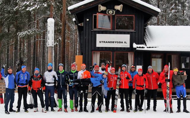 Fra Julestaken i 2018 da 12 år gamle Alvar Myhlback (midt i bildet) deltok og holdt unna for 20 mer eller mindre erfarne turløpere. (Foto: Sigurd Westgård)