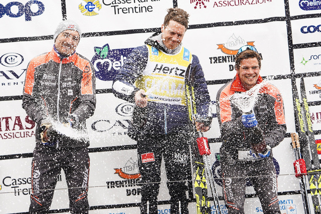 Sist helg. Seierspallen i Marcialonga, fra venstre: Andreas Nygaard 2.plass, Petter Eliassen vinner og Oskar Kardin 3.plass Foto: Magnus Östh