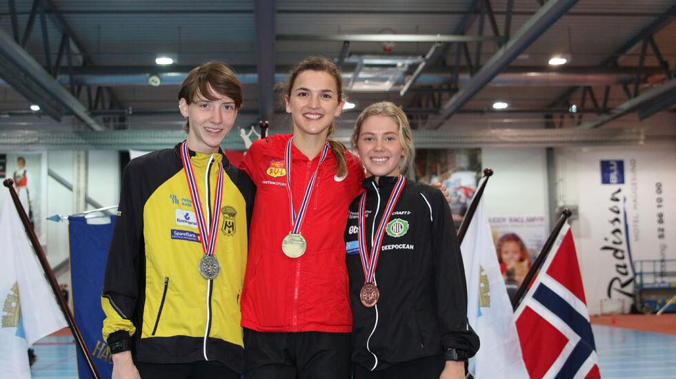 Premiepallen kvinner, Tessa Frenay, Sigrid Jervell Våg og Kristine Lande Dommersnes
