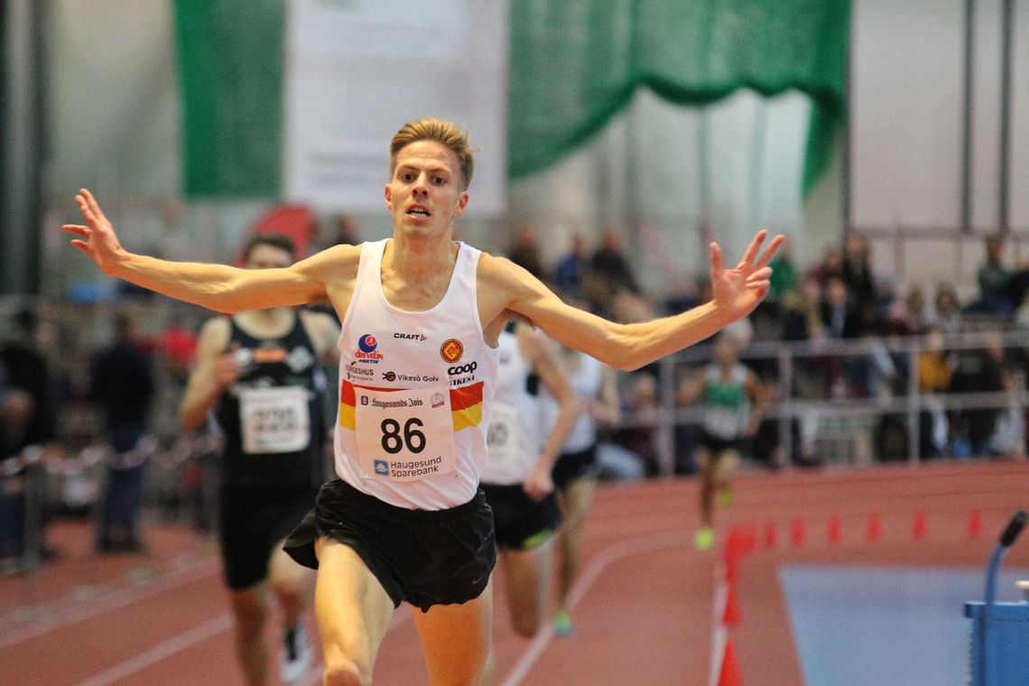 Per Svela løp nå 2,5 sekunder fortere enn da han ble norsk mester på 3000 m innendørs - der dette bildet er tatt. (Foto: Tom Roger Johansen) 