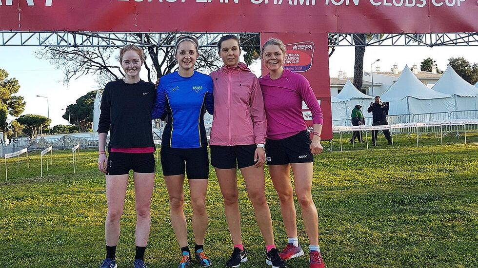 Bertine-Helene Færø, Kristine Fjellanger, Christina Ellefsen Hopland og Hilde Fenne utgjorde Varegg-laget i E-cupen i terrengløp for klubblag. (Foto: Karl-Magnus Tobiassen) 