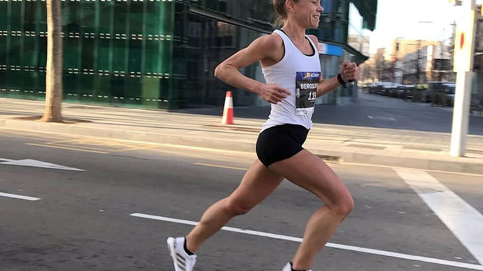Ida Bergsløkken fløy lett av sted da hun satte halvmaratonpersen sin på 1.14.44 i Barcelona i fjor. (Foto: Arne Post)