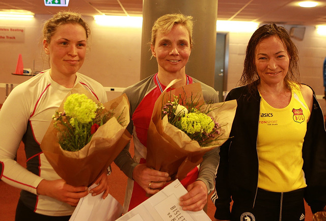 Pallen i kvinneklassen med Hanna Sæverås Breivold, Mona Grindberg og Kristine Beate Walhovd. (Foto: Kjell Vigestad)