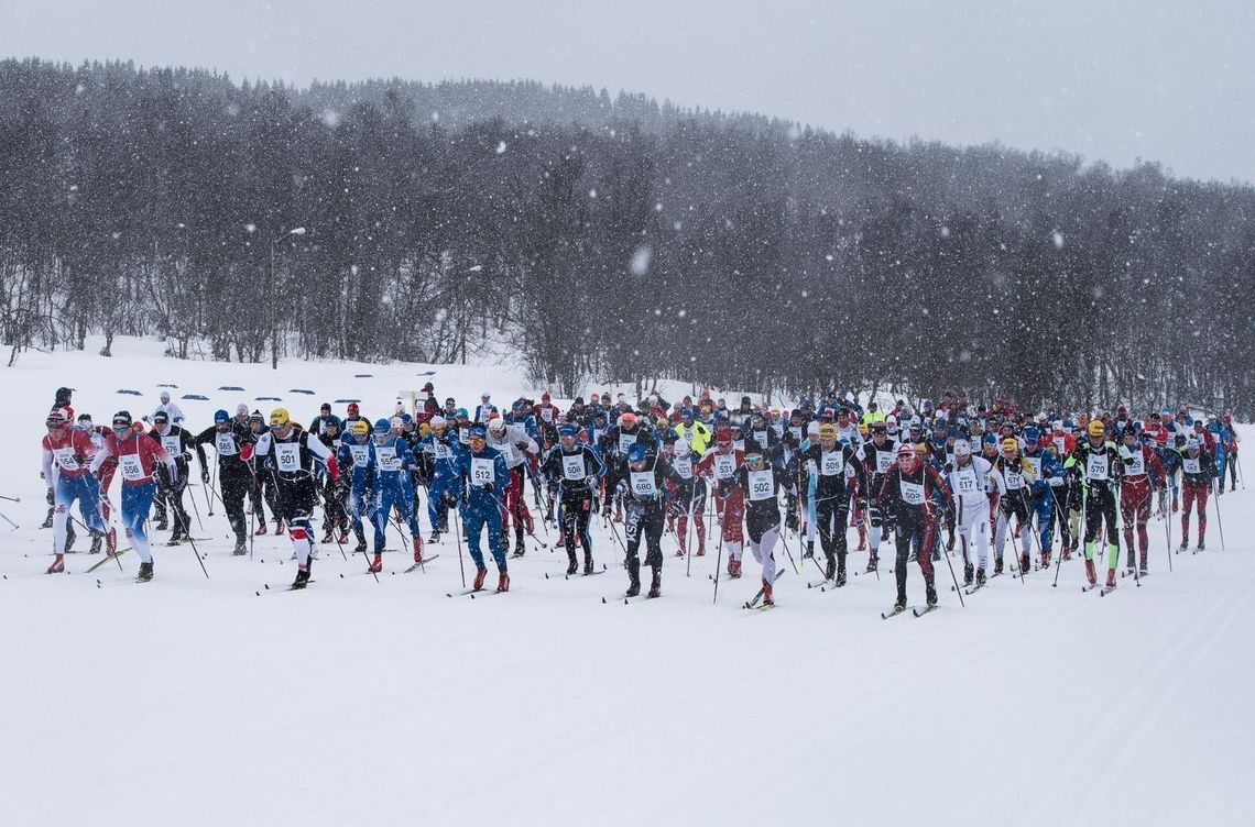 Fra starten på årets skimaraton i Tromsø. (Arrangørfoto)