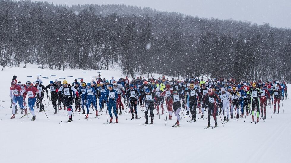 Fra starten på årets skimaraton i Tromsø. (Arrangørfoto)